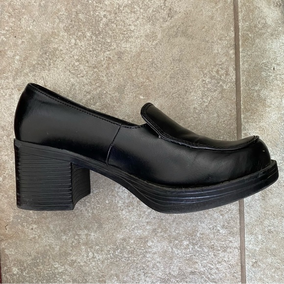Black Chunky Heel 90s Loafers - Picture 8 of 10